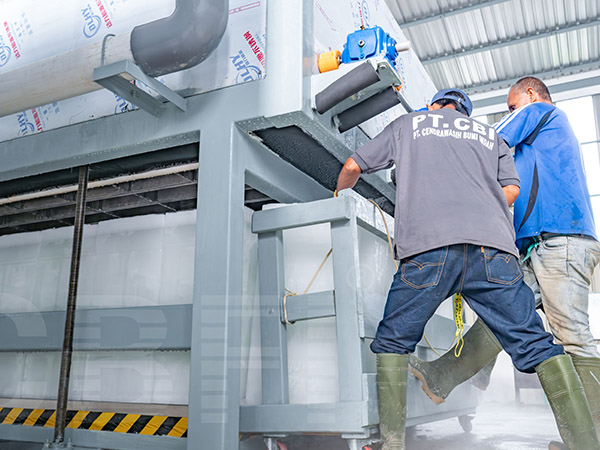 2 máquinas para hacer hielo en bloque de enfriamiento directo de 15 toneladas para un cliente indonesio